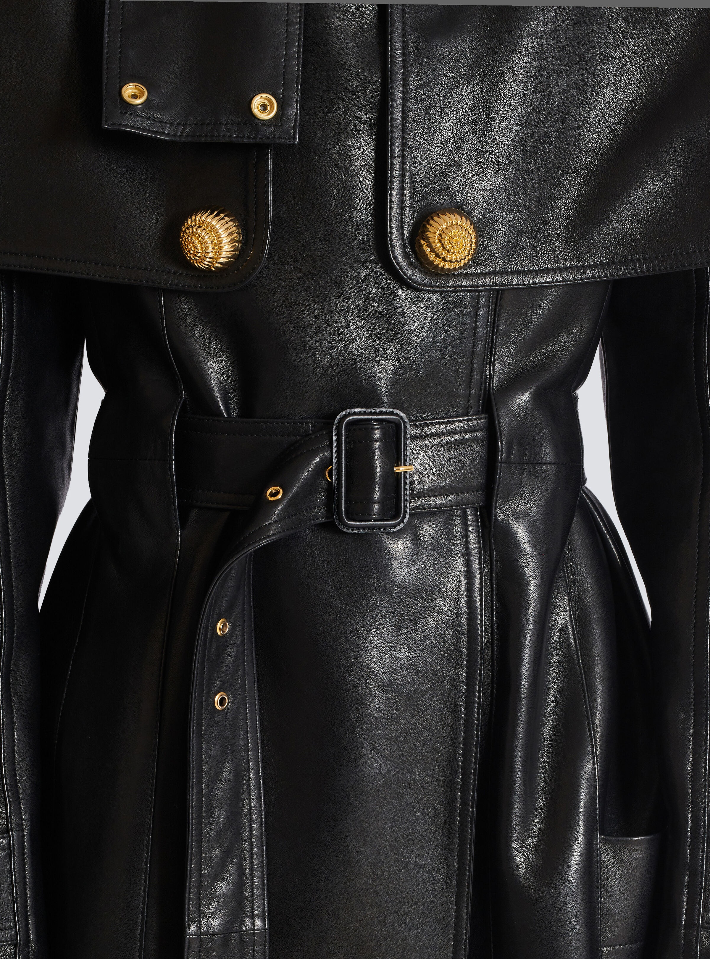 Belted trench coat in lambskin leather - 9