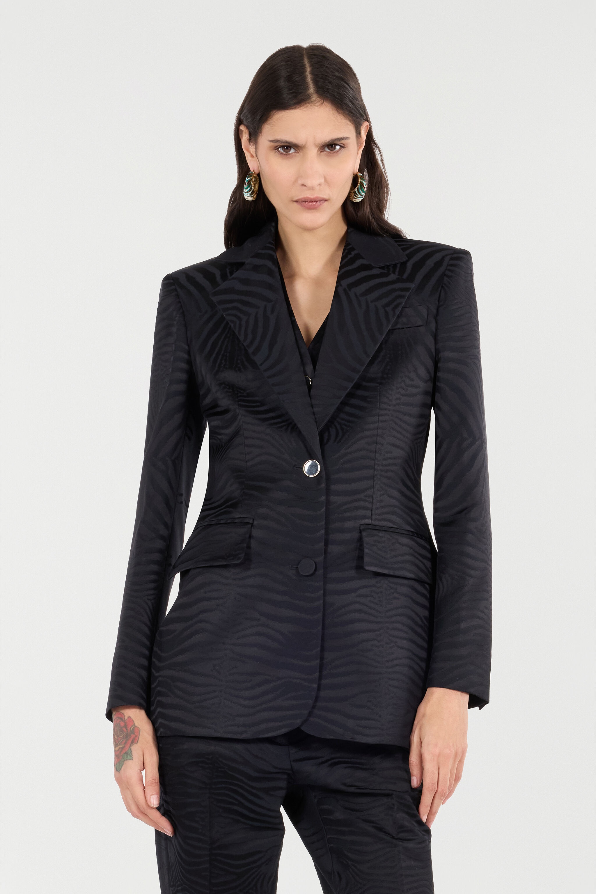 Blazer With Solid-Color Tiger Skin Design - 3