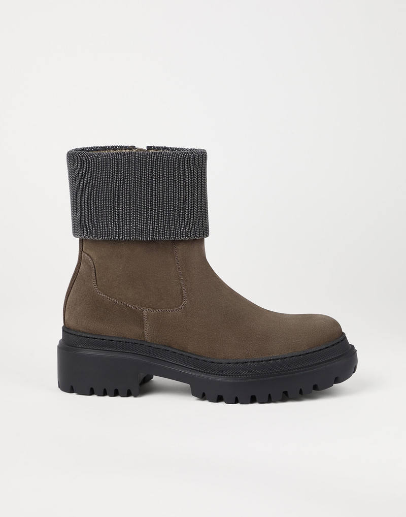 Suede Chelsea boots with precious ribbing 5