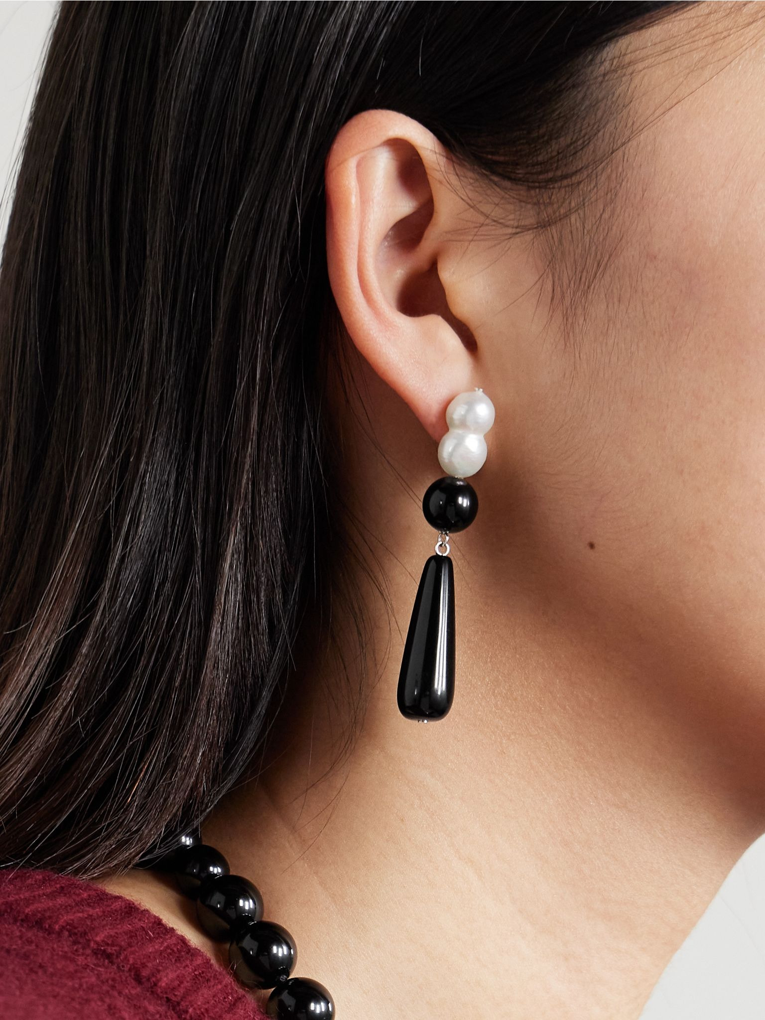 Tarn II recycled silver, onyx and pearl earrings Black - 2