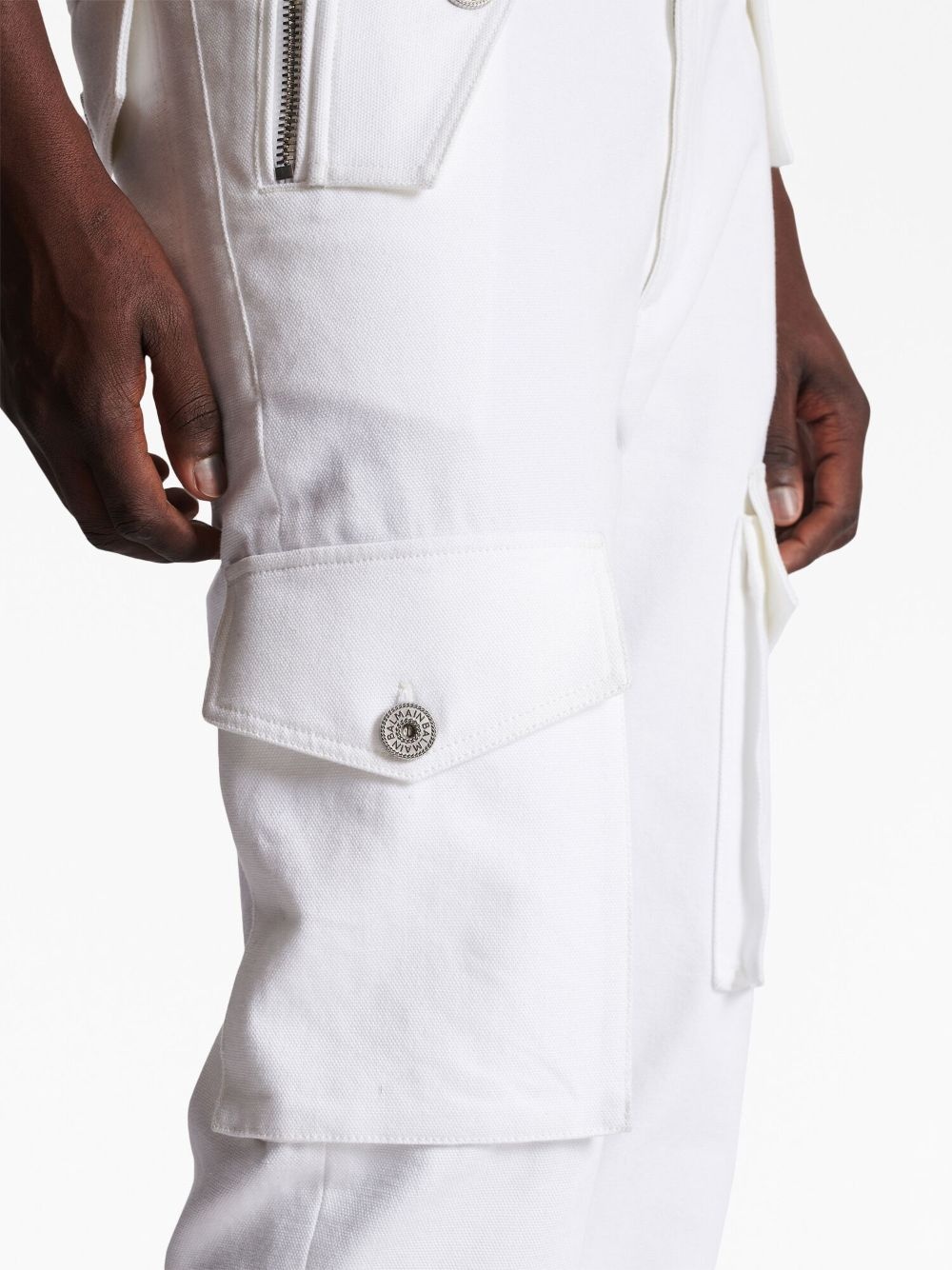 logo-plaque cargo-style cropped trousers - 6