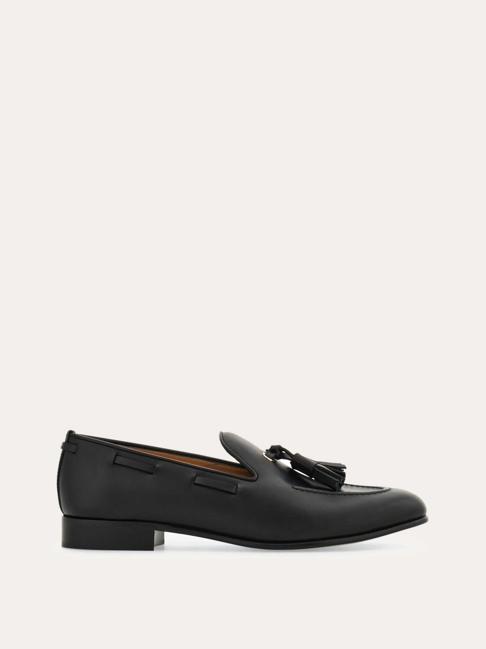 Loafer with tassel detail - 1