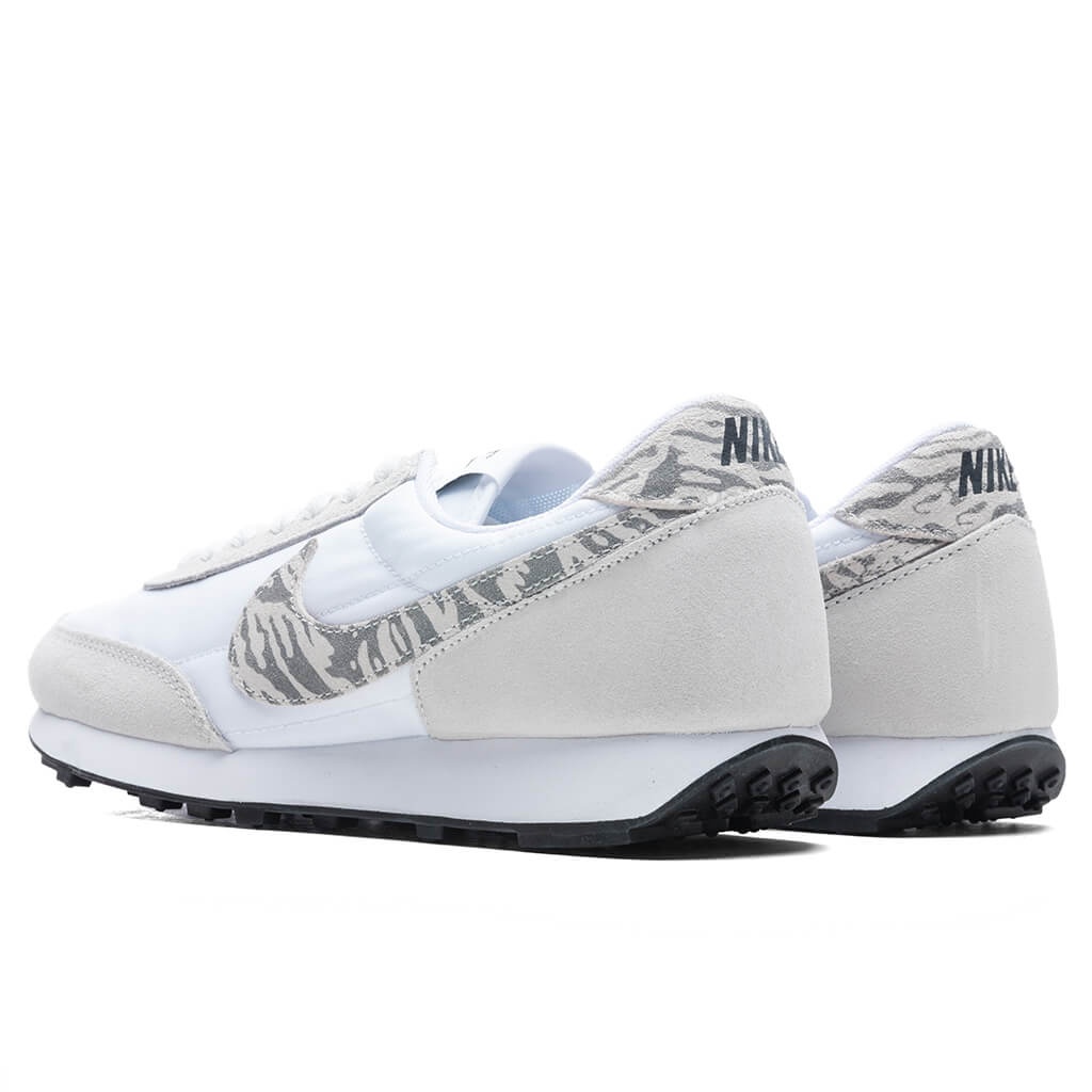 NIKE WOMEN'S DAYBREAK SE - WHITE/SUMMIT WHITE - 3