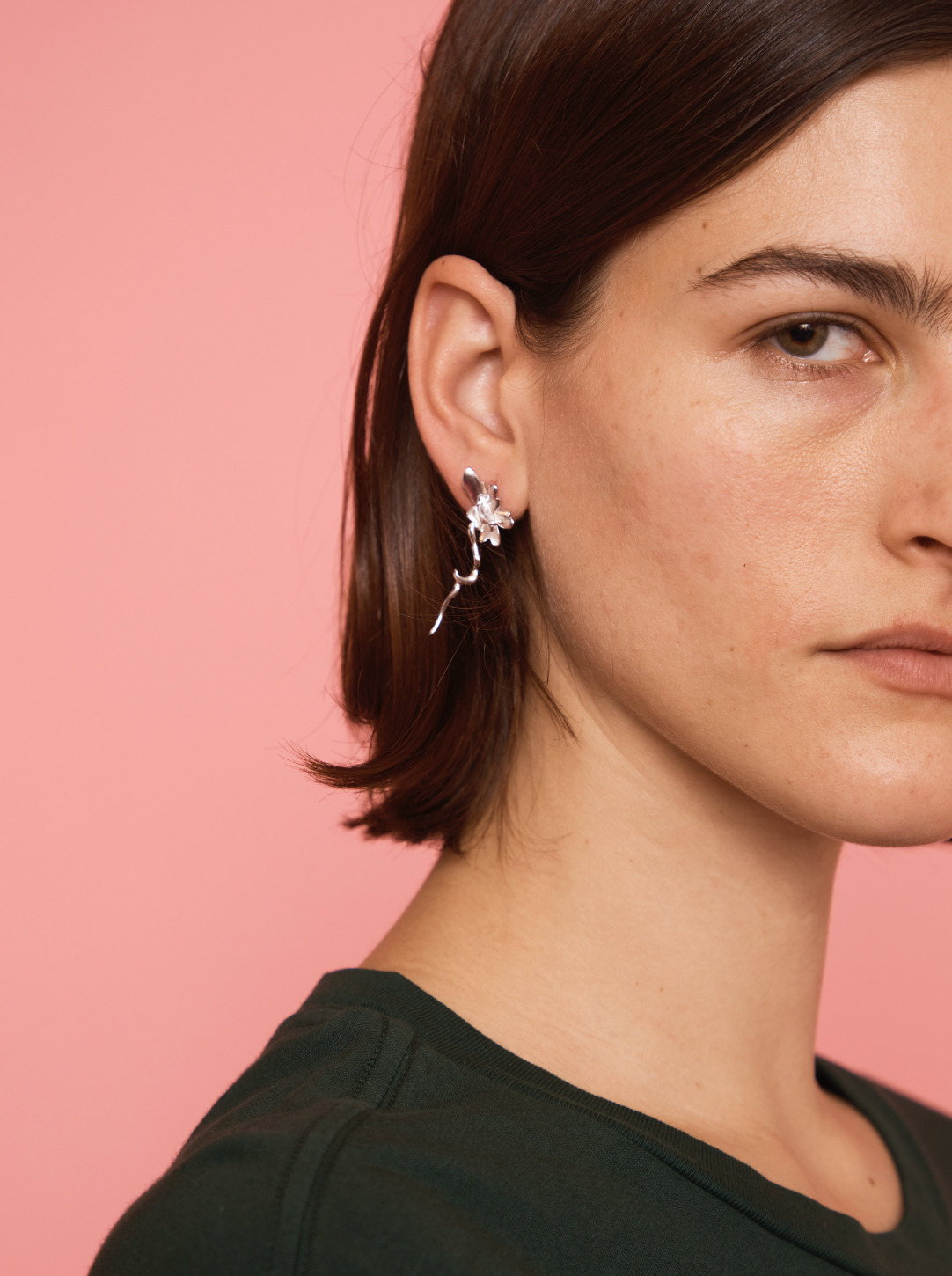 CRYSTAL CLEAR DAISY EARRINGS - 2