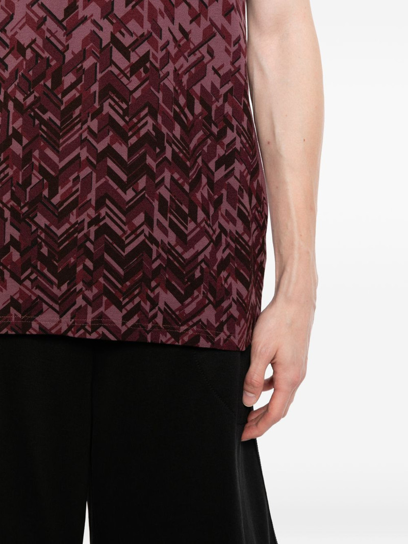 v-neck T-shirt 5