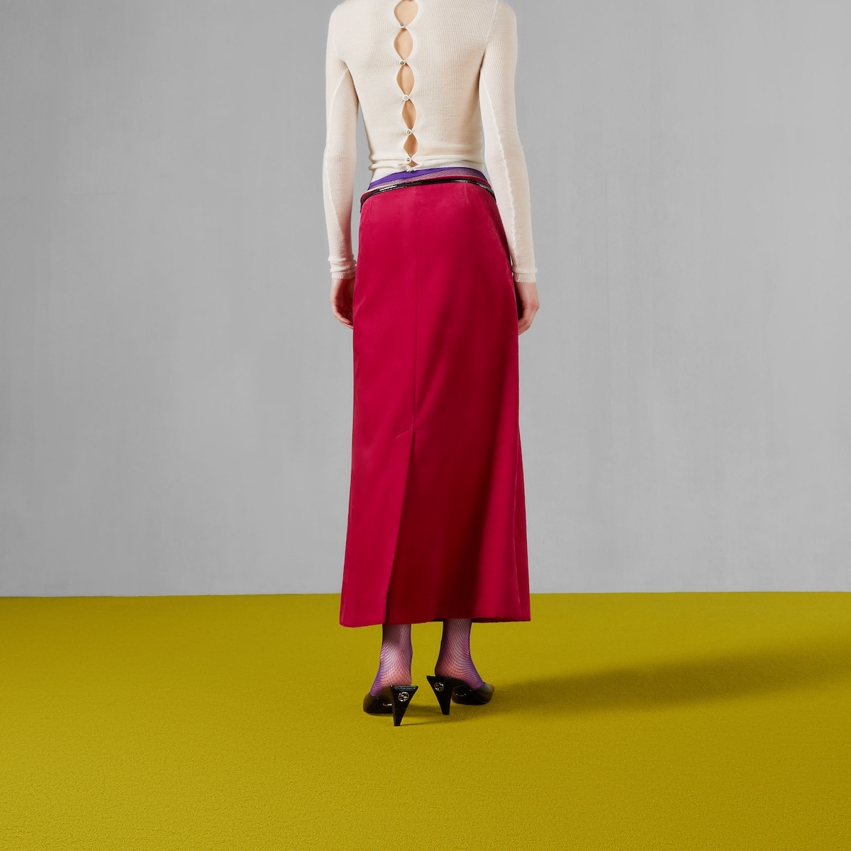 Velvet skirt with Horsebit belt - 7