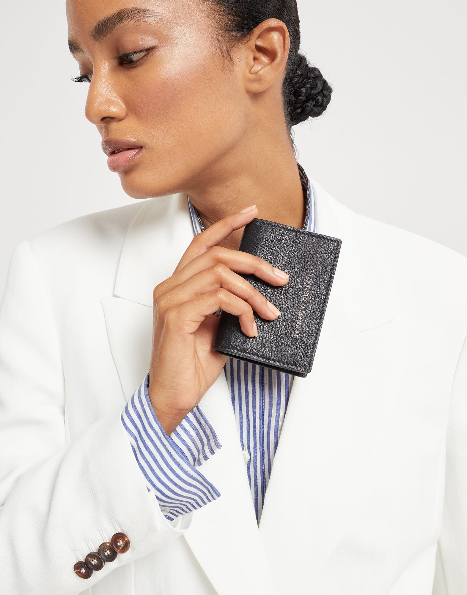 Grained leather card case with flap - 3