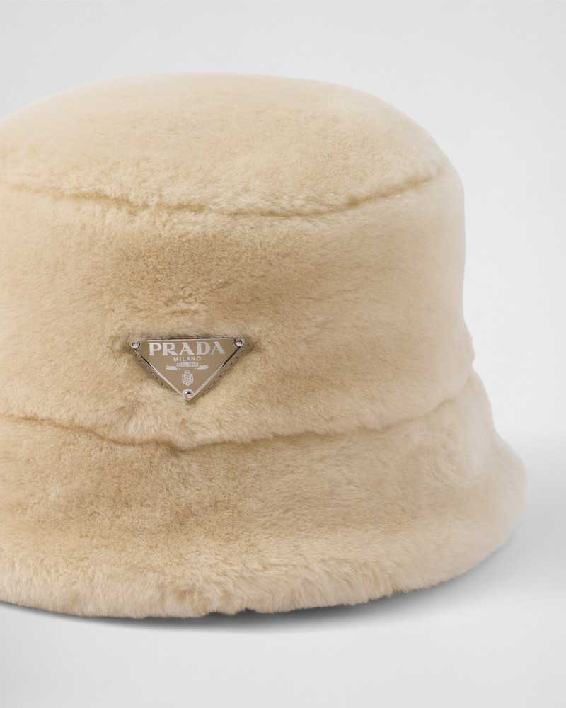 Shearling bucket hat 4