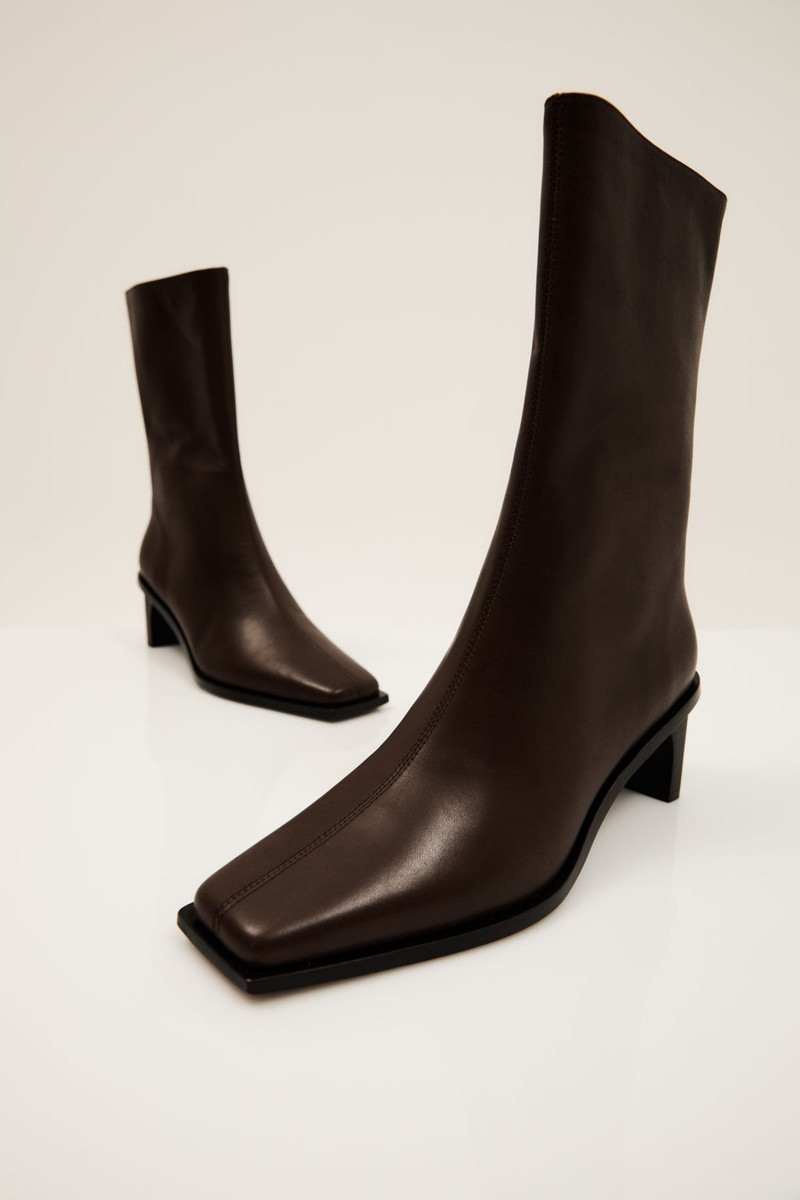 ST. AGNI Border Boot - Chocolate outlook