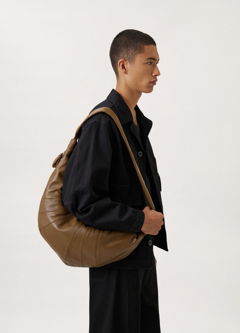 LARGE CROISSANT BAG
GRAINED LEATHER 5