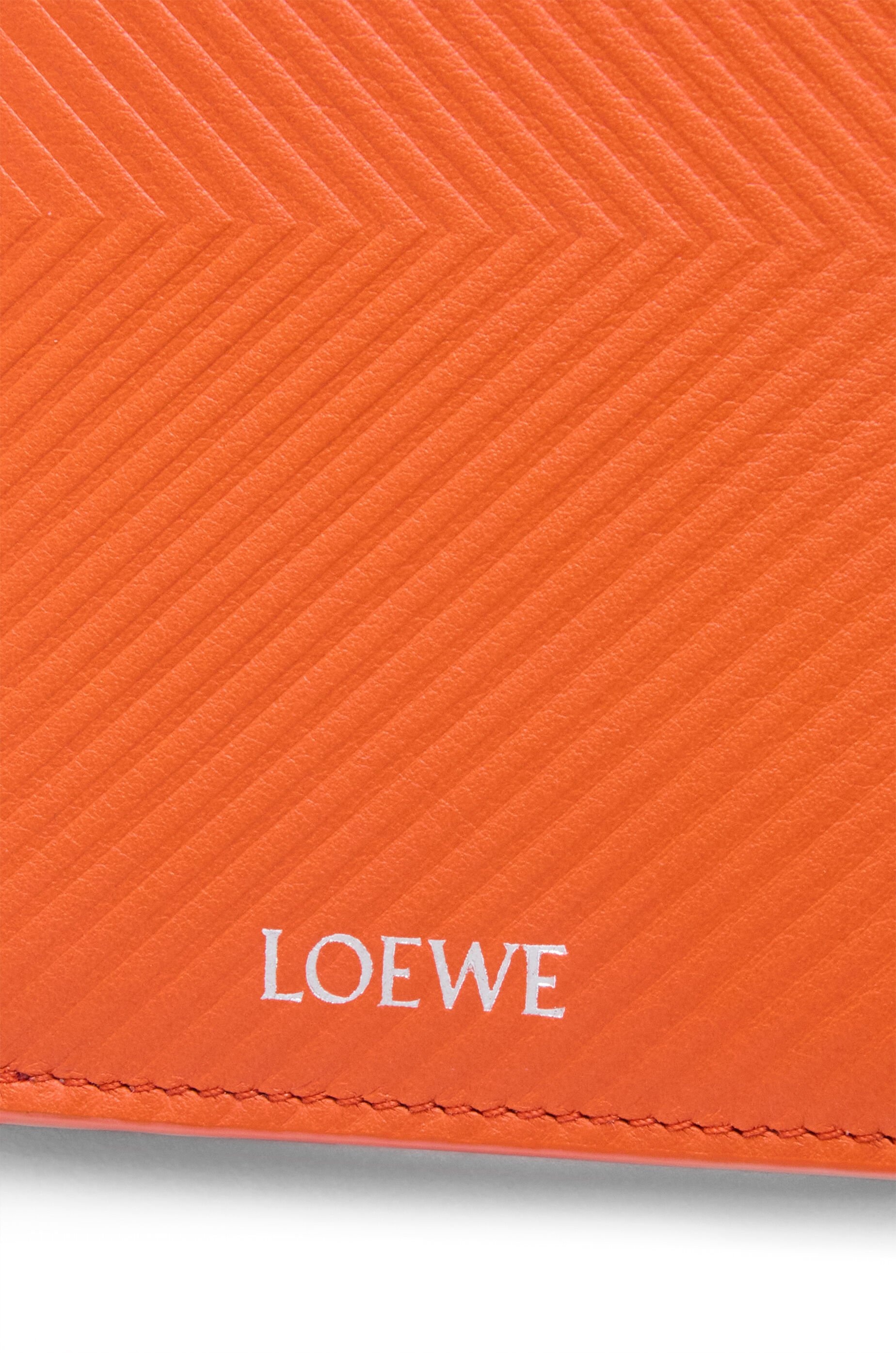 Slim compact walllet in textured classic calfskin - 5
