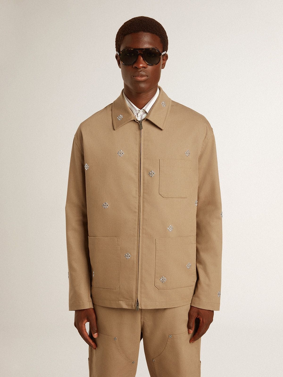 Men's beige jacket with floral embroidery and full zip - 2