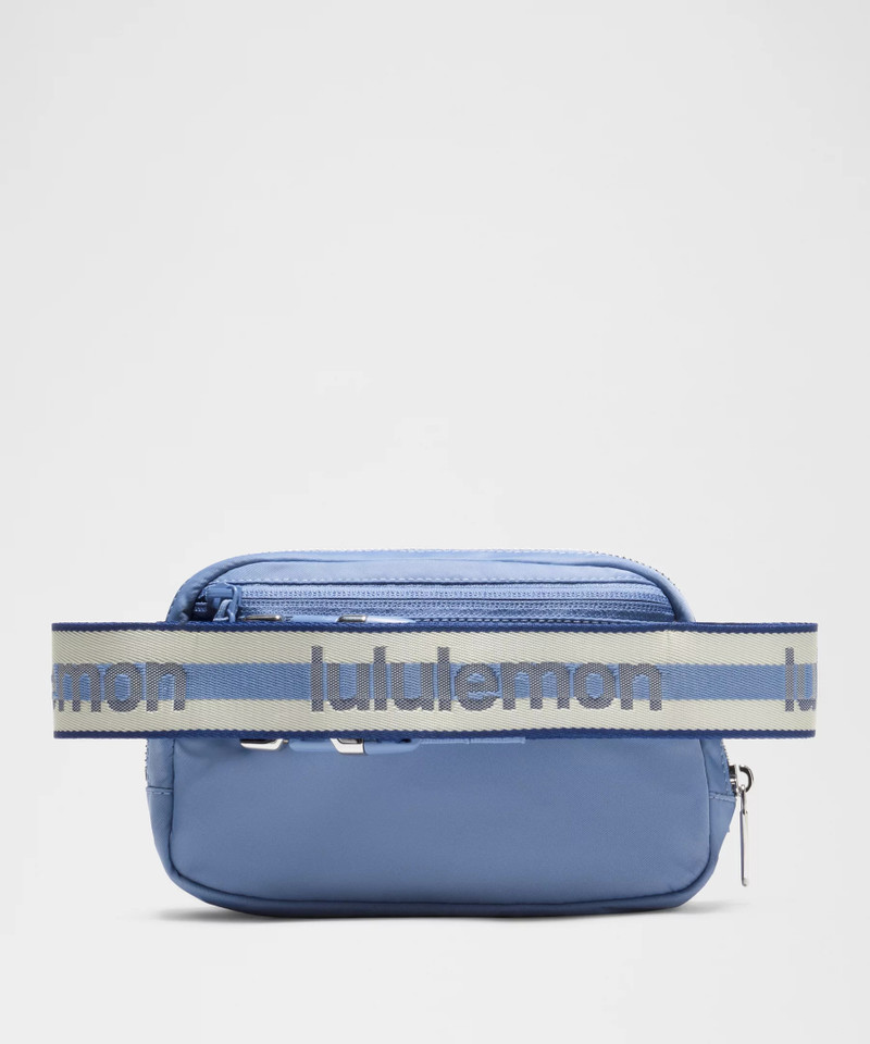 Everywhere Belt Bag 1L *Striped Wordmark 3