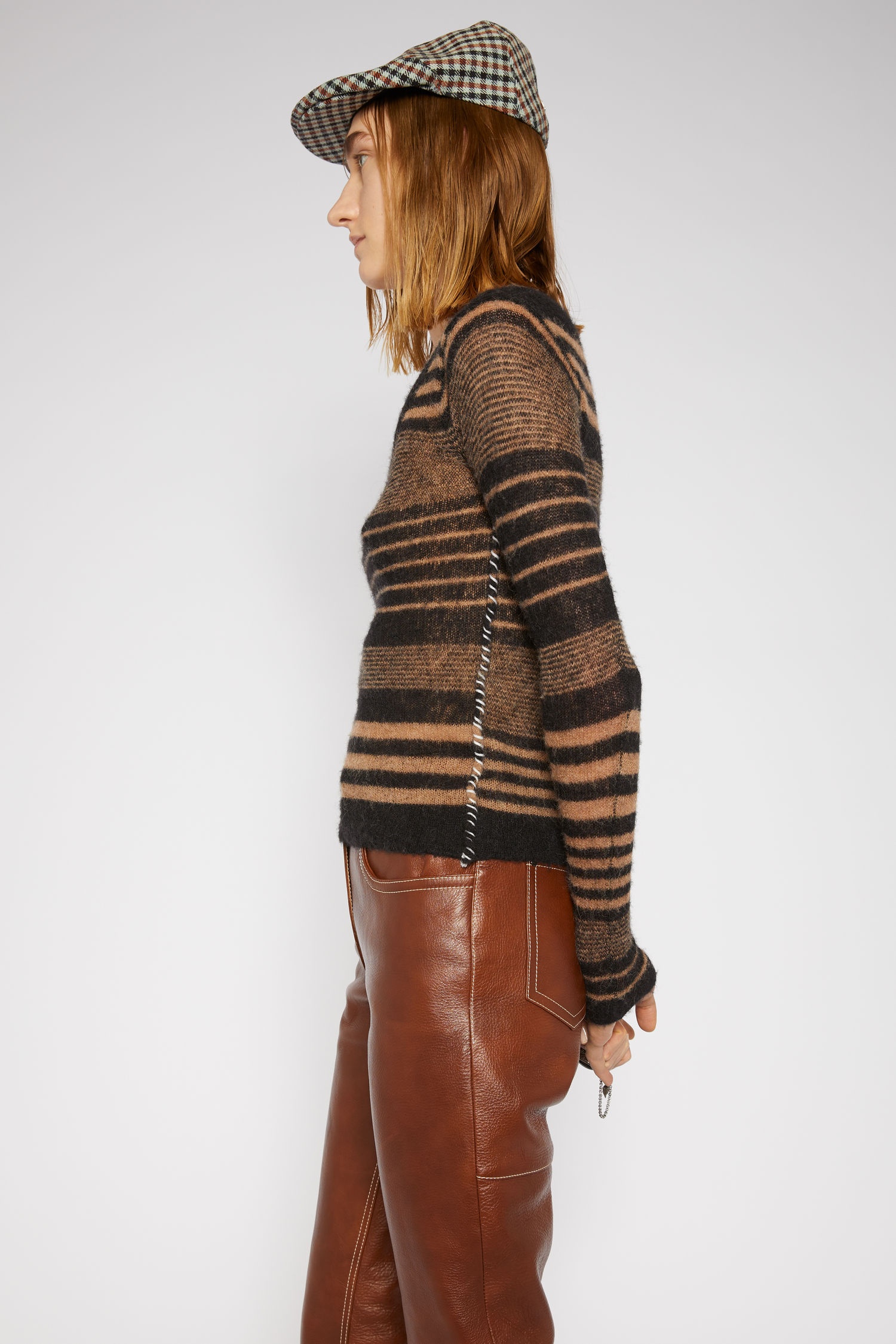 Scoop-neck striped sweater black/camel - 3