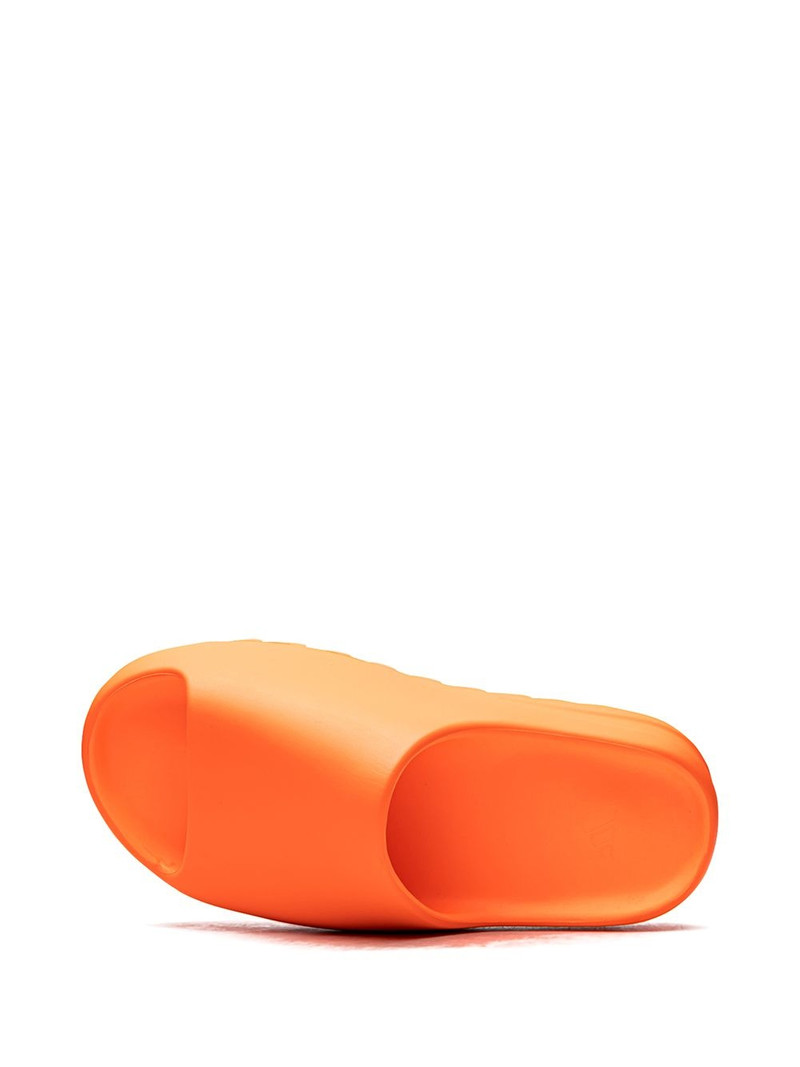 YEEZY "Enflame Orange" slides 4
