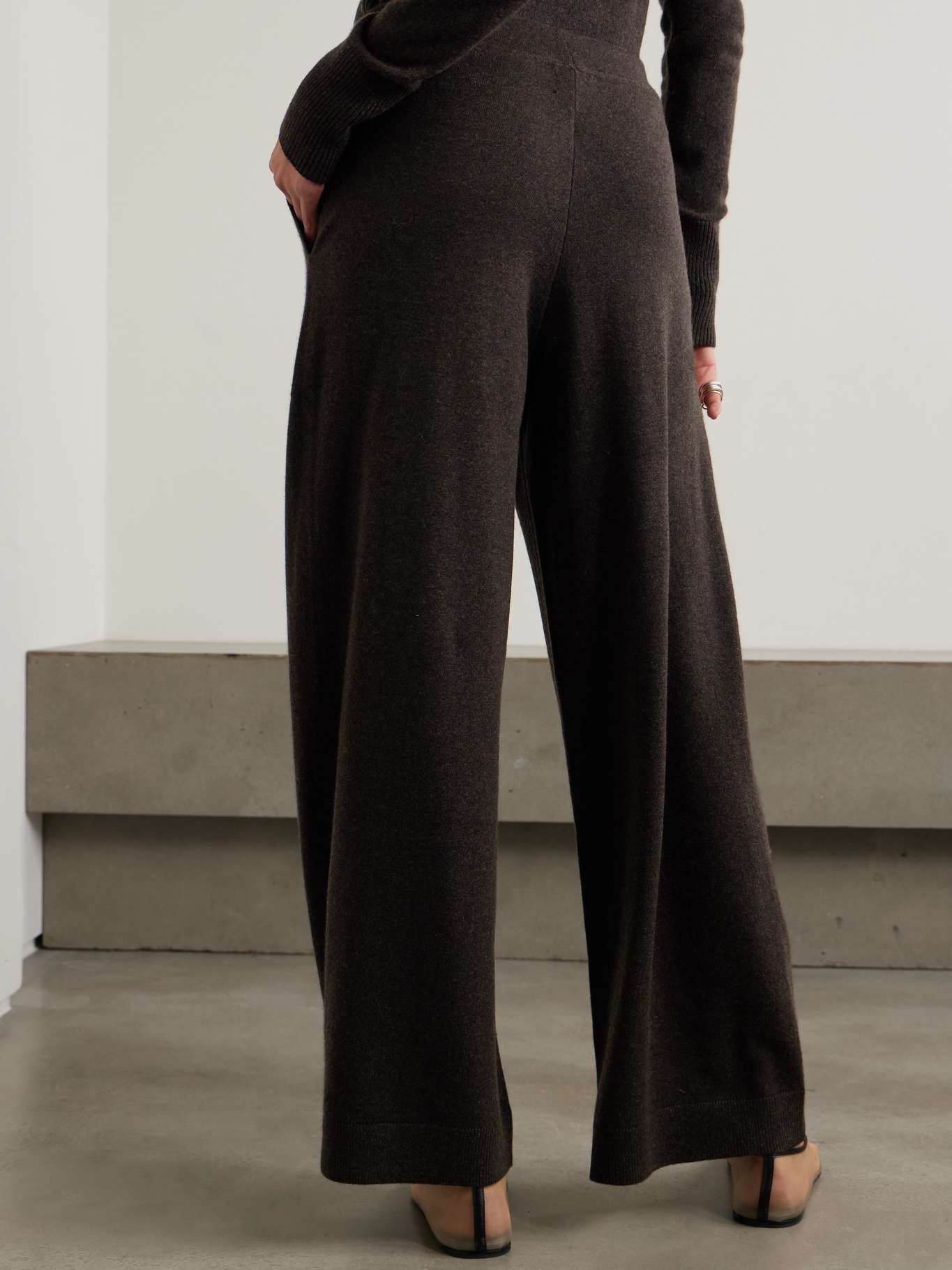 Suria organic cashmere wide-leg pants Dark brown - 4