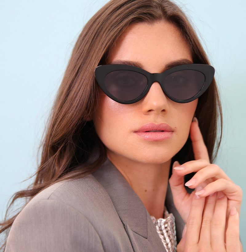 illesteva Pamela Sunglasses outlook