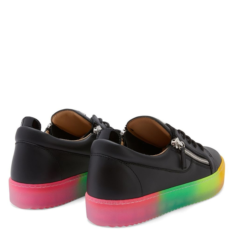 Giuseppe Zanotti Frankie outlook