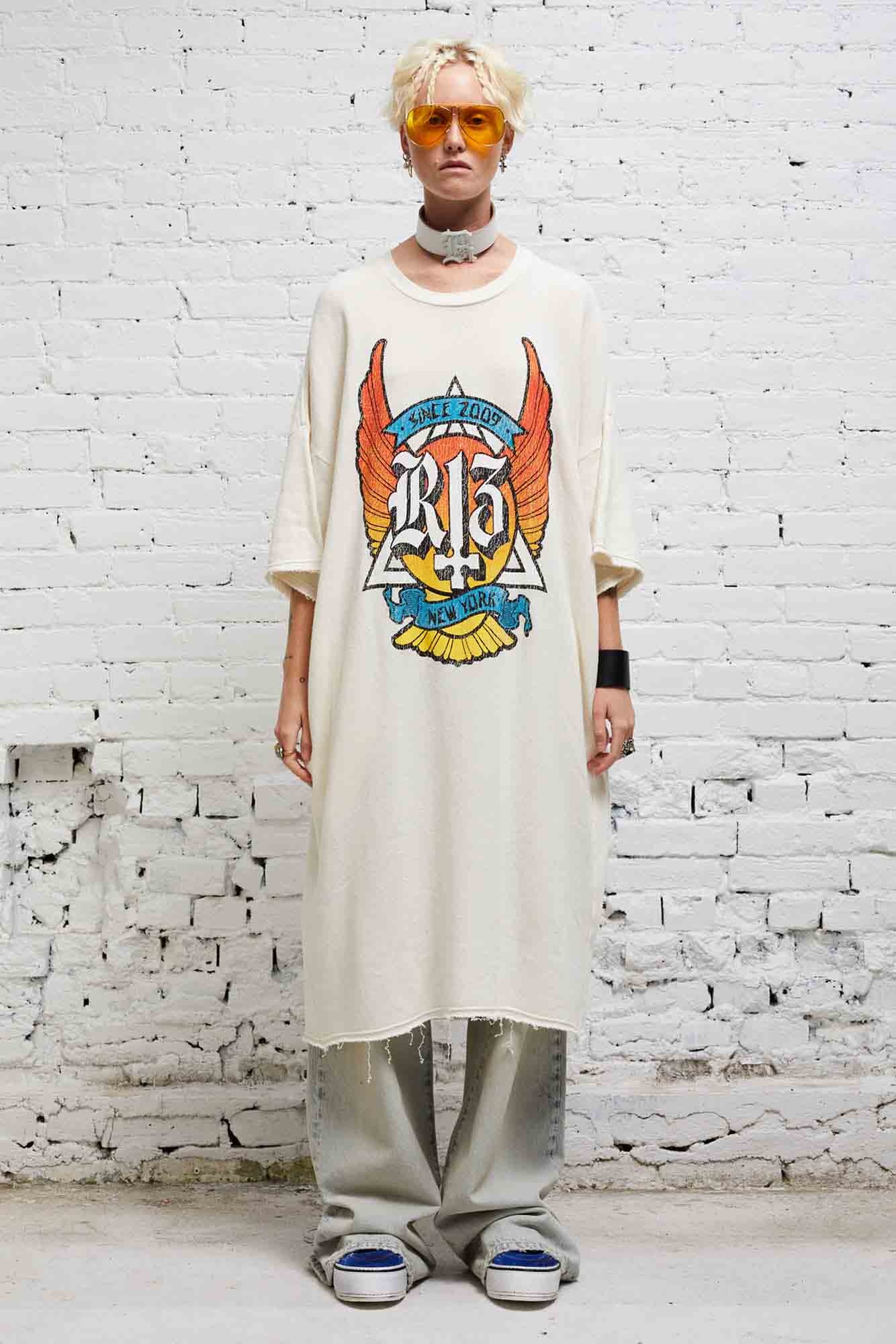 ELONGATED SKATE T-SHIRT DRESS - 2