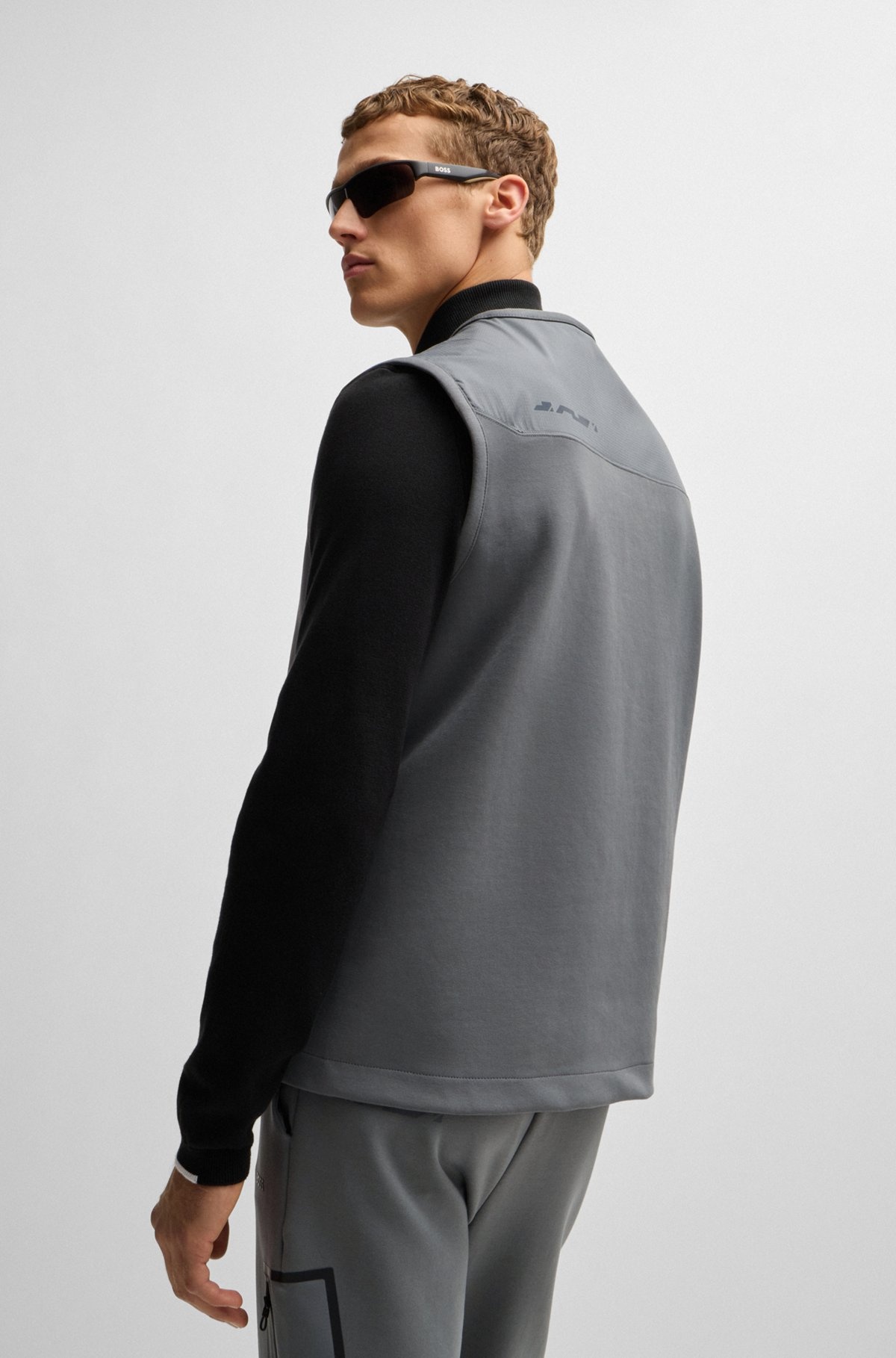 GILET WITH DECORATIVE REFLECTIVE LOGO - 5