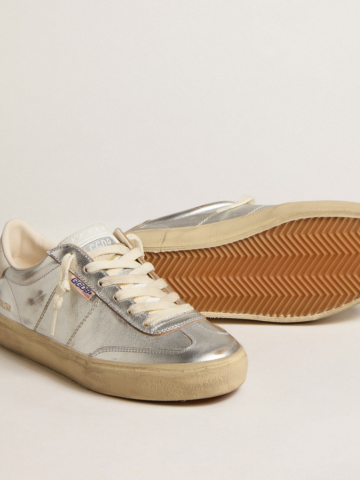 Soul Star in metallic silver leather with white leather heel tab - 3