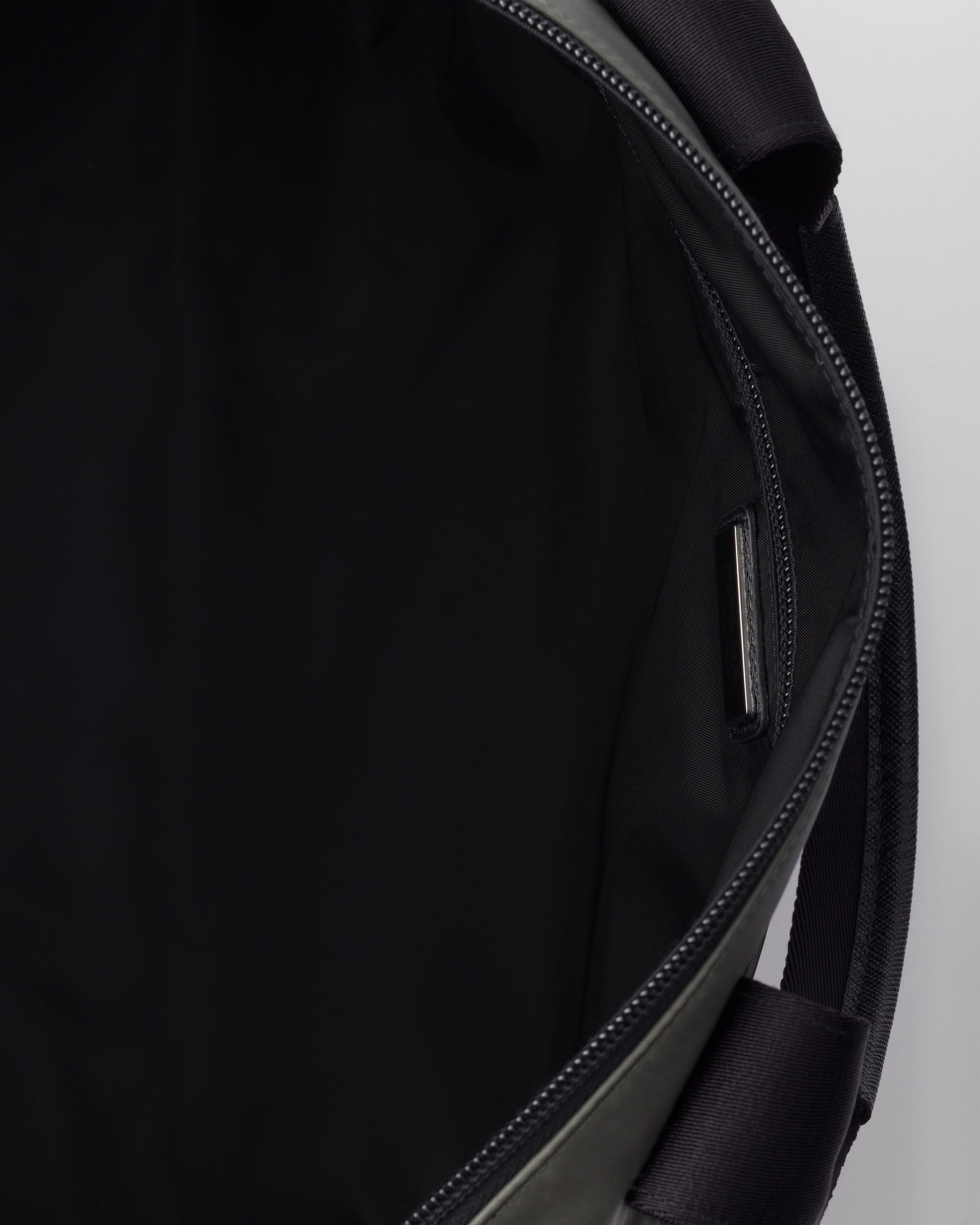 Re-Nylon and Saffiano leather duffle bag - 5