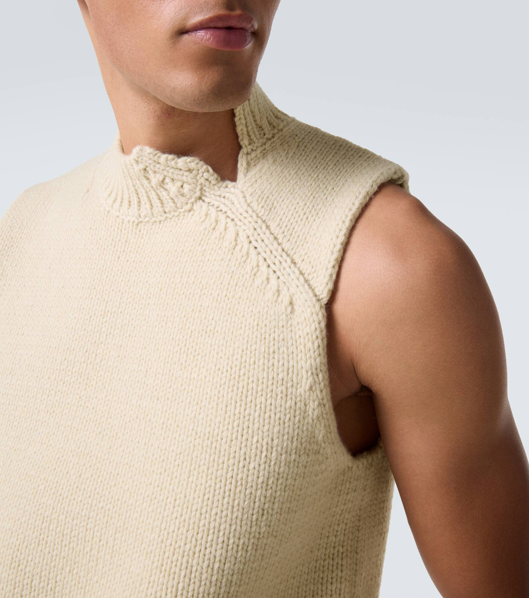 Wool and cashmere sweater vest - 6