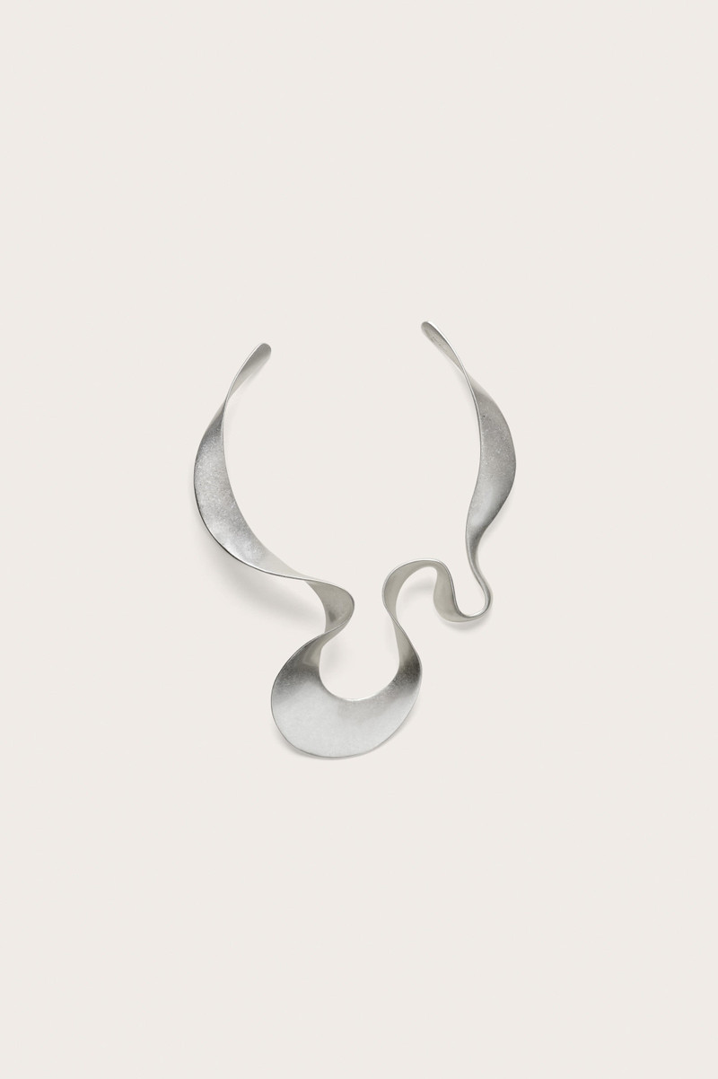 RUE CHOKER 1