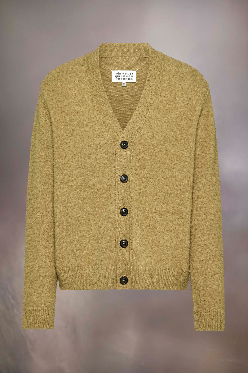 Pilling knitwear cardigan 1