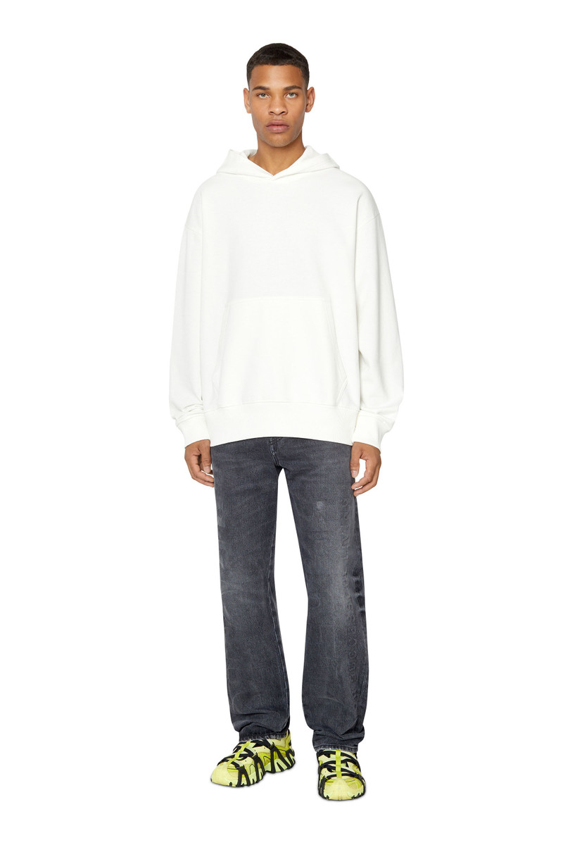 Diesel S-MACS-HOOD-MEGOVAL outlook