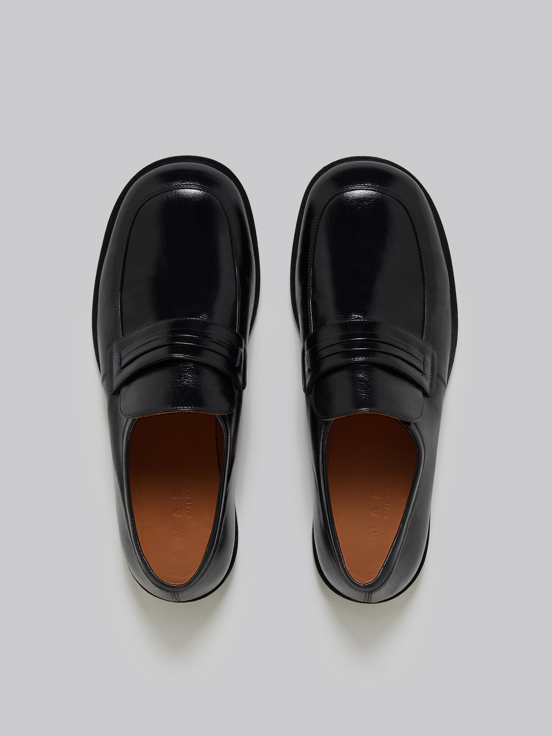 BLACK SHINY LEATHER MOCCASIN - 4