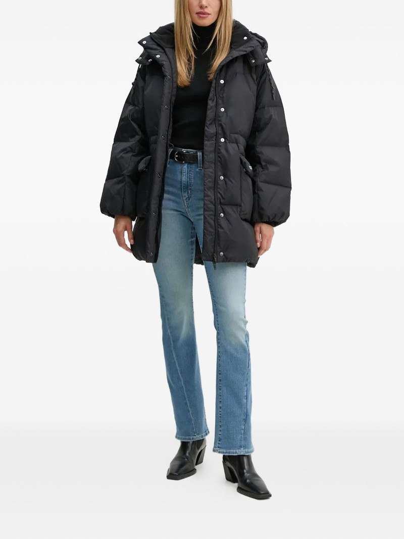 Levi's five-pockets jeans outlook