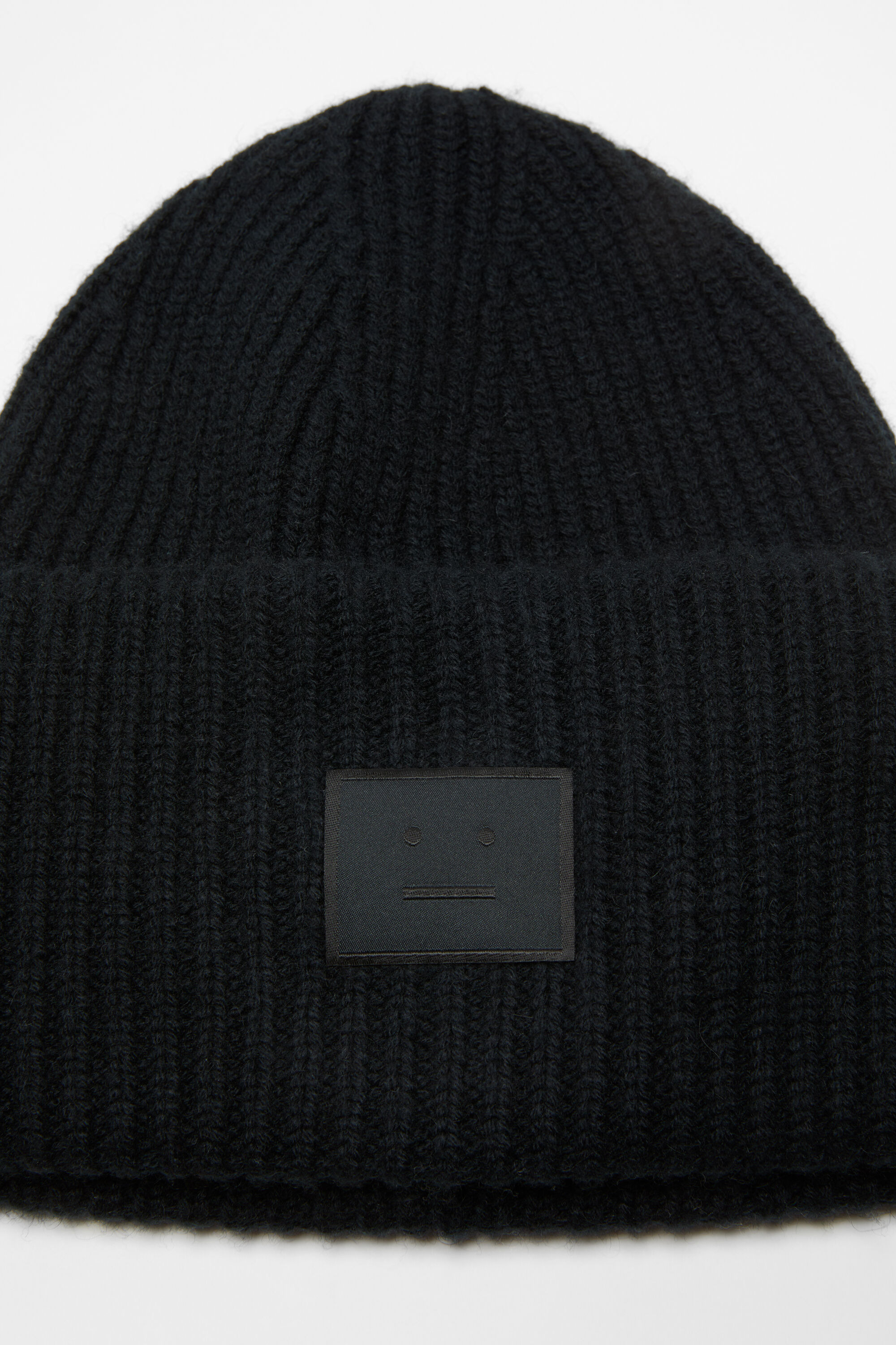 Large face logo beanie - Yak - Black - 2