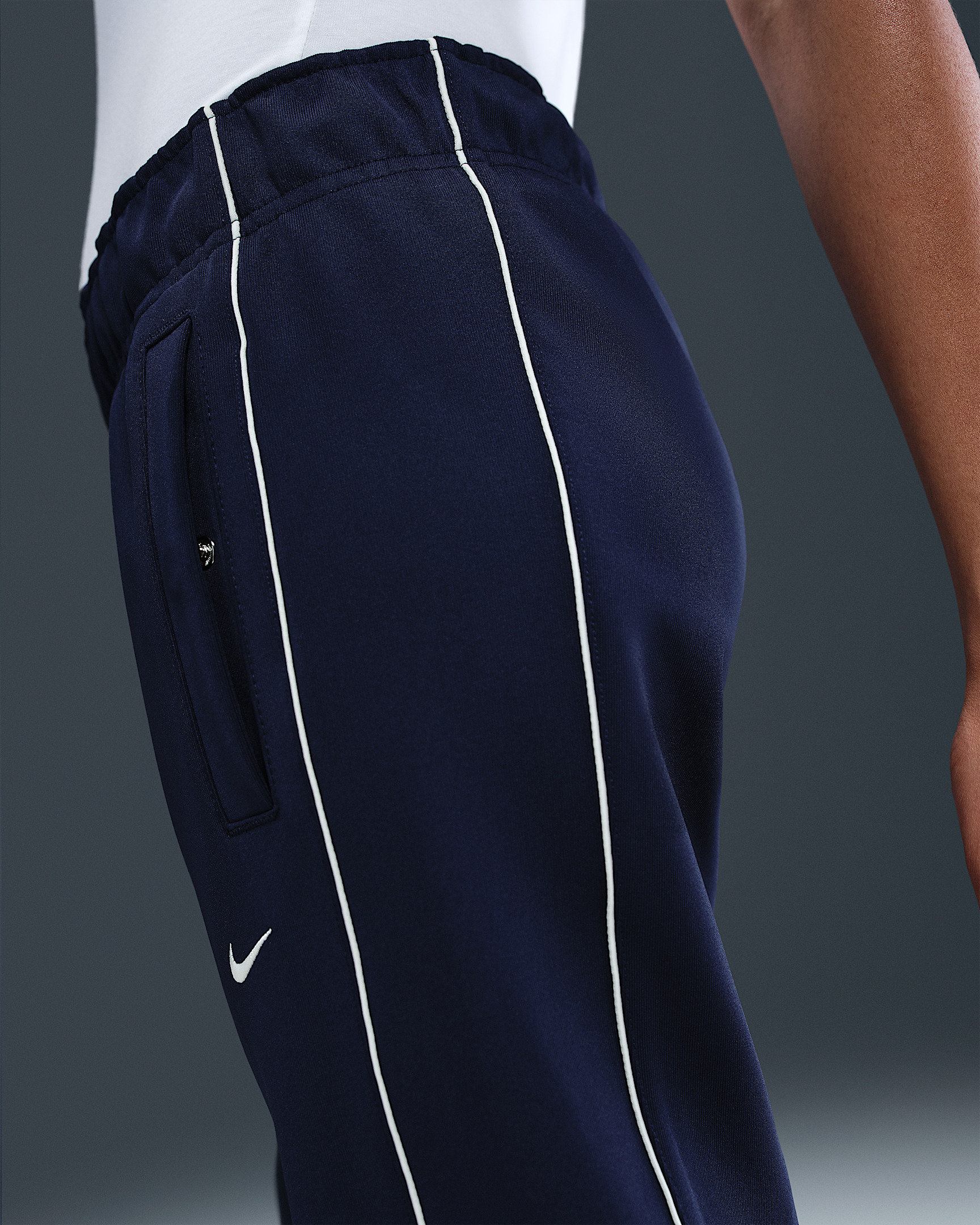 Nike Sportswear Windrunner Women's Mid-Rise Slim Knit Pants - 3