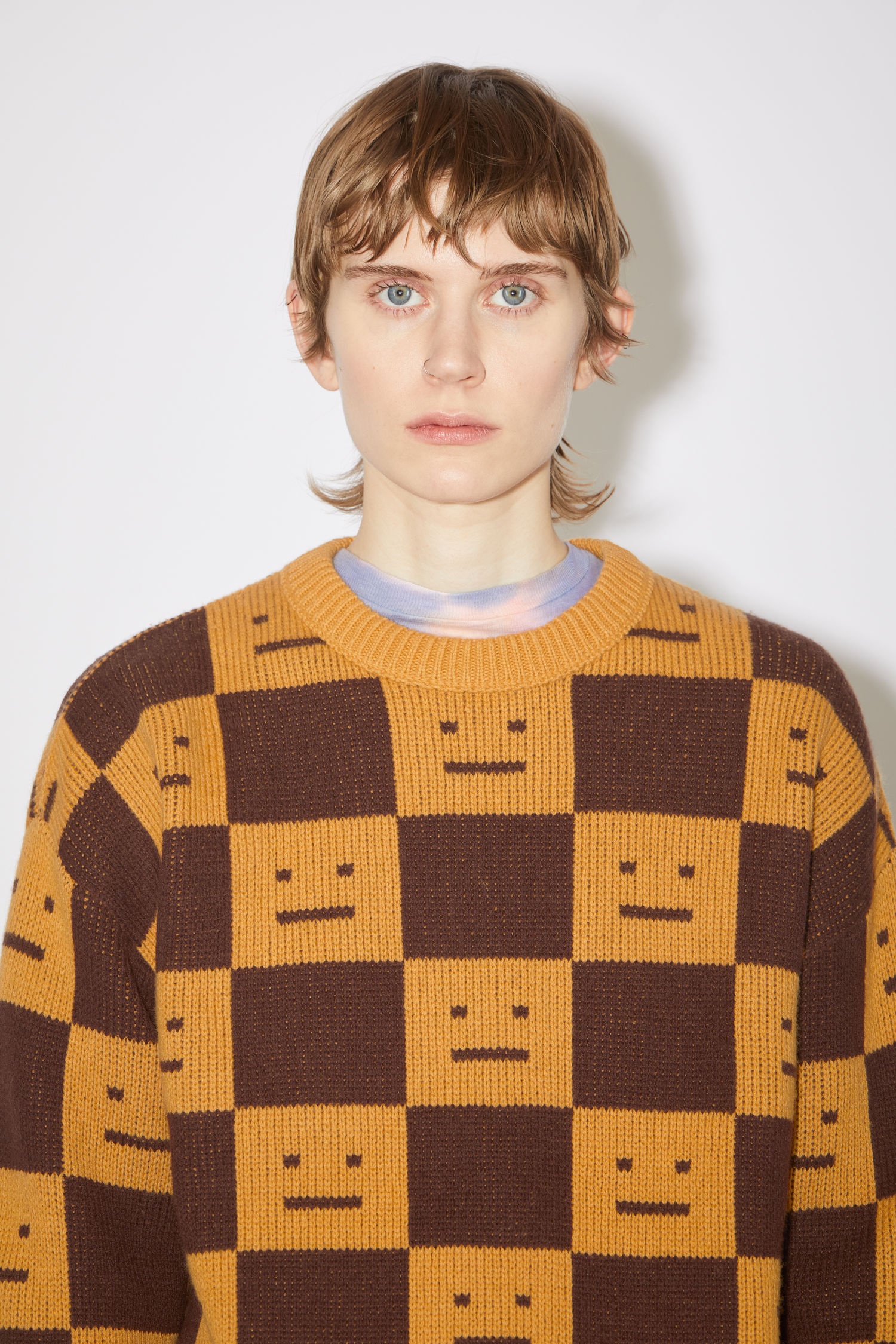 Crew neck wool sweater - Ochre orange/coffee brown - 5
