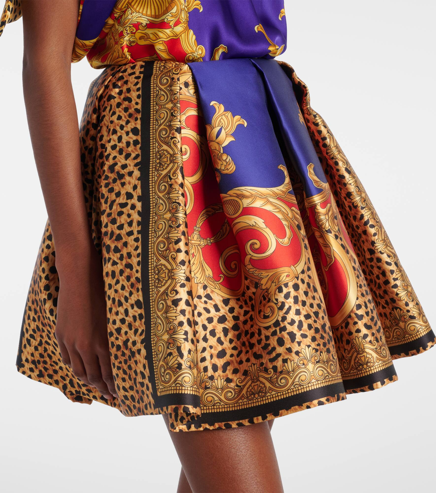 Pleated printed satin miniskirt - 5