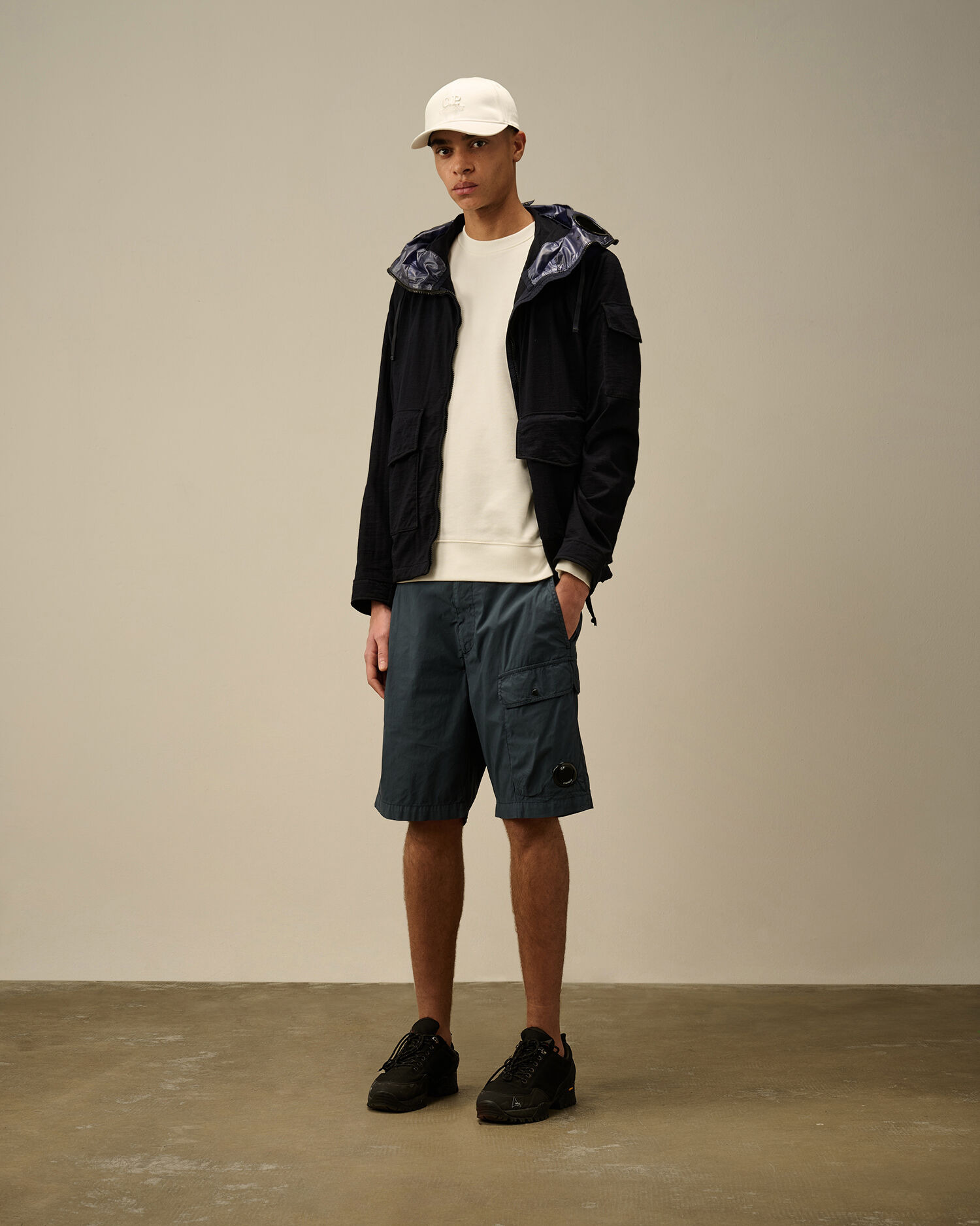 Diagonal Raised Fleece Crewneck Lens Sweatshirt - 2