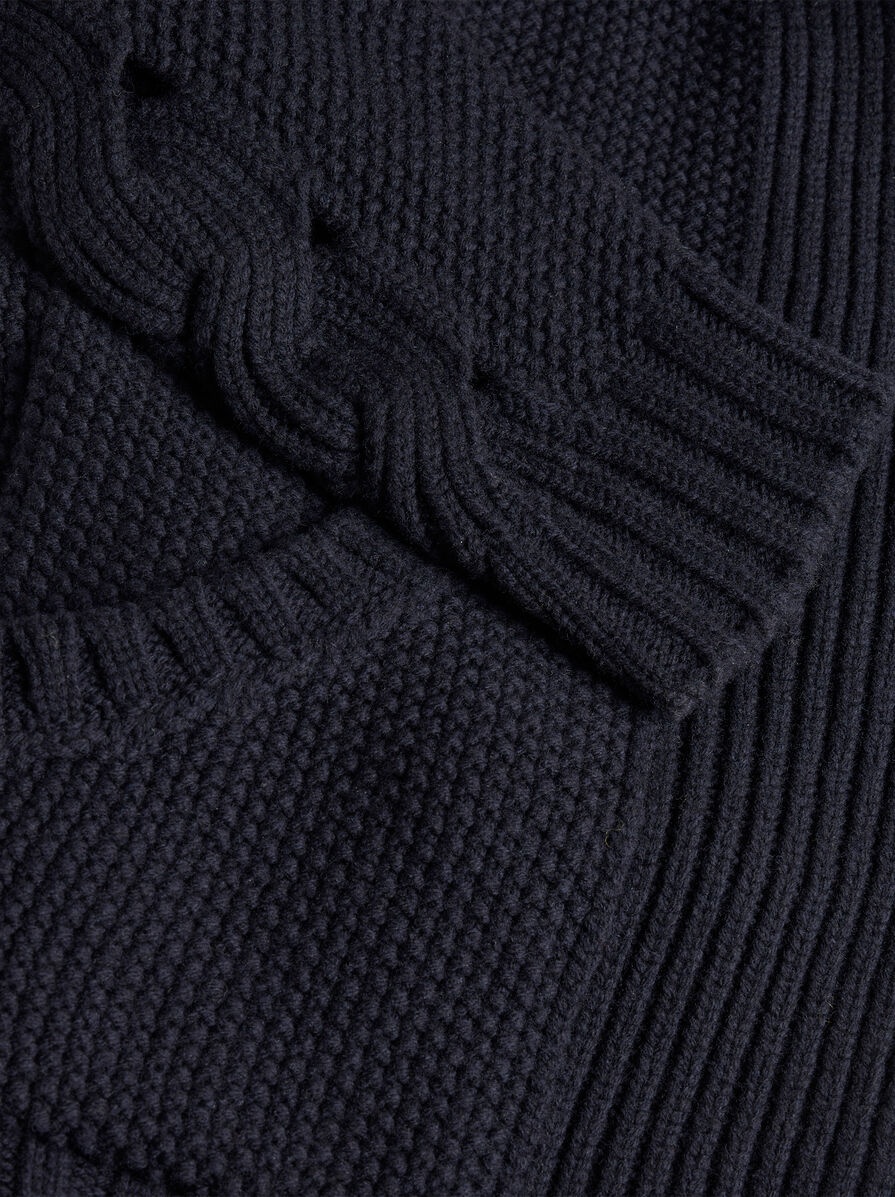 ZIPPED HOODIE - 7