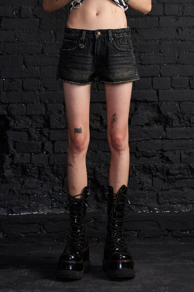 R13 EFFIE SHORT outlook