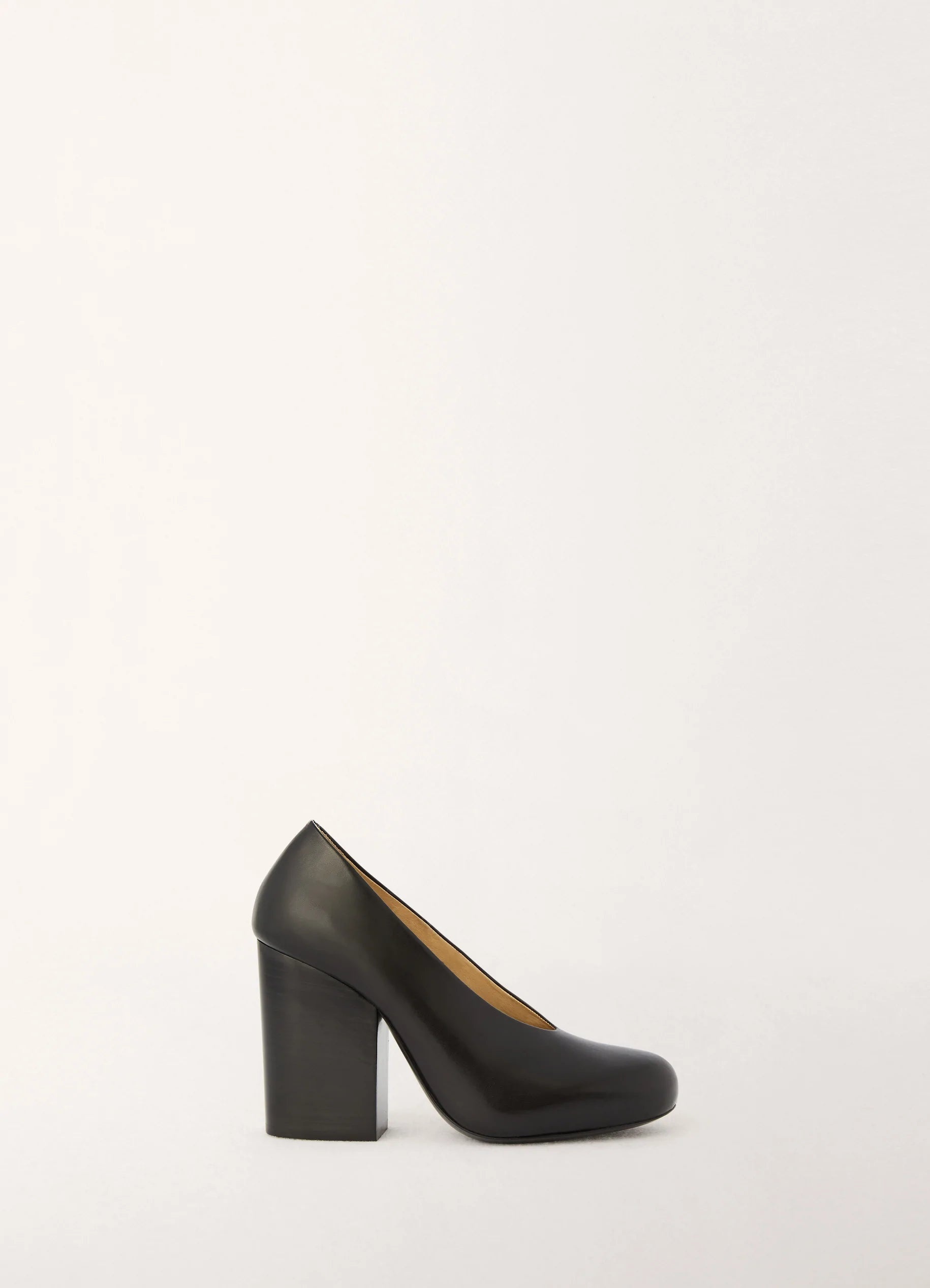 HEELED PUMPS
VEGETAL TANNED LEATHER - 1