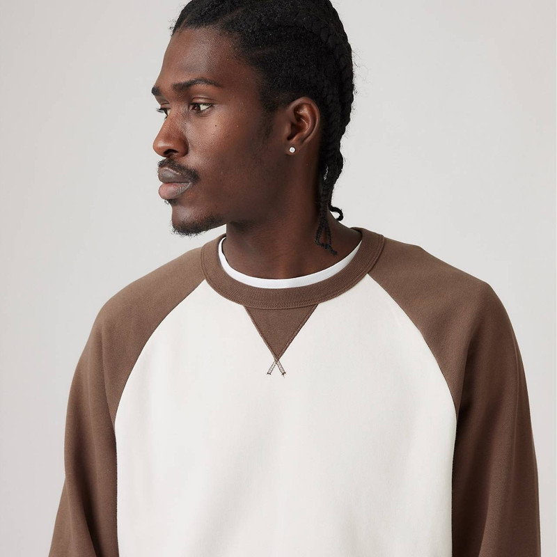 RED TAB™ CREWNECK SWEATSHIRT 5