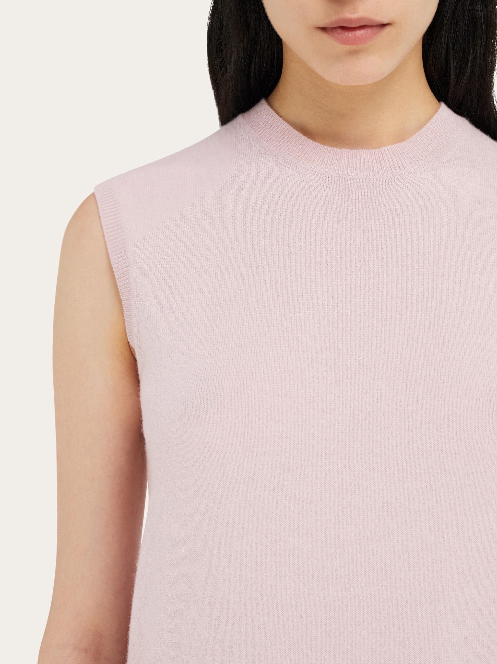 Sleeveless cashmere gilet - 4
