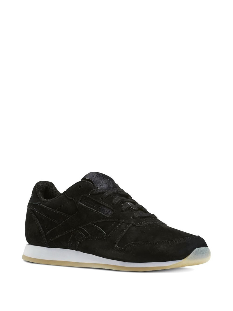 Reebok leather sneakers outlook