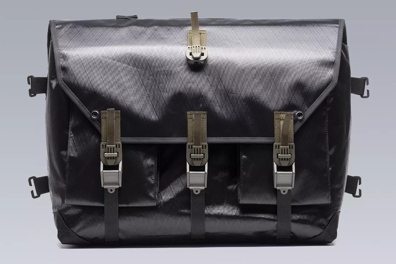 3A-5-CR Messenger Einsatztasche Black 1