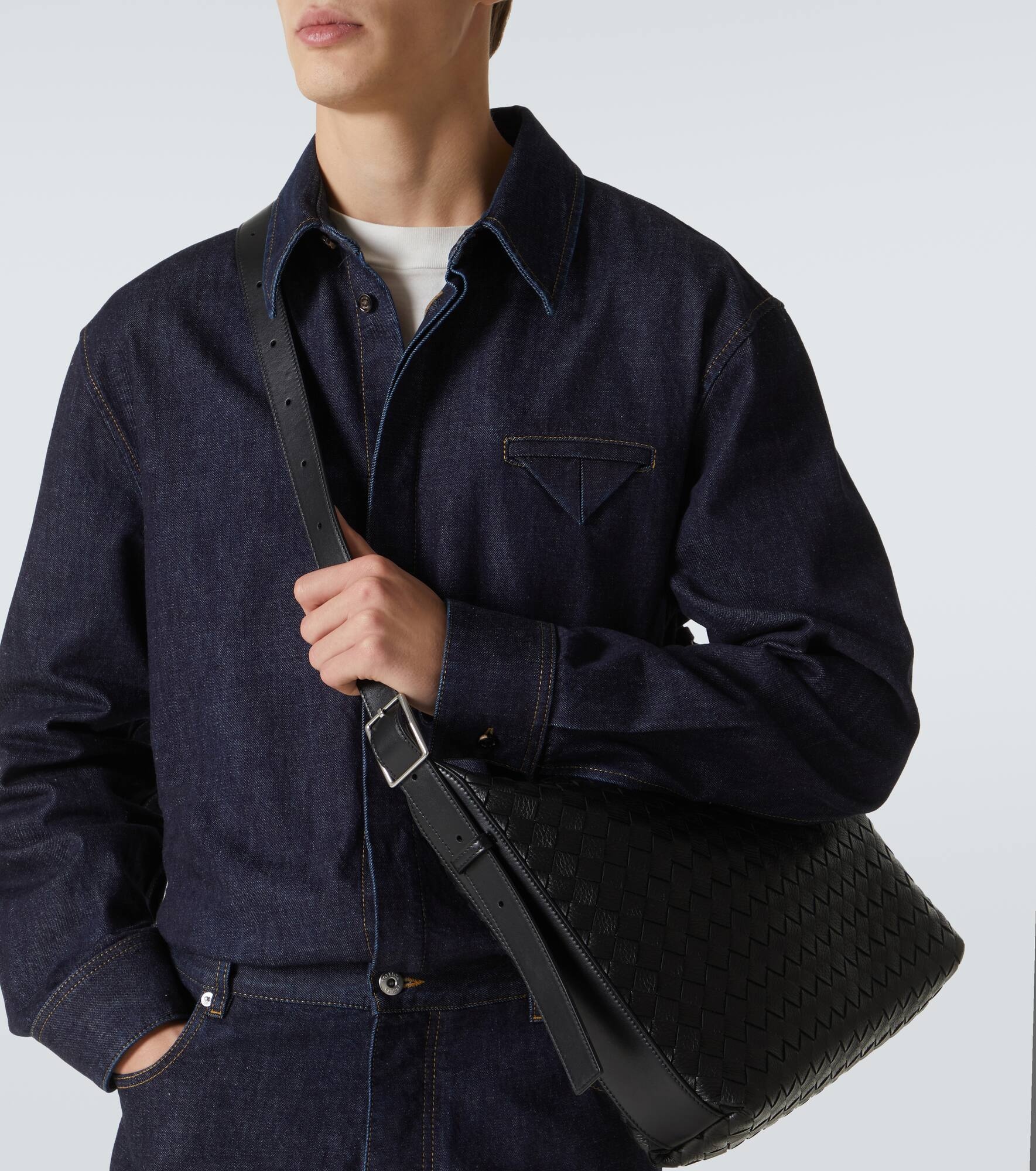 Traveler Small Intreccio leather shoulder bag - 3