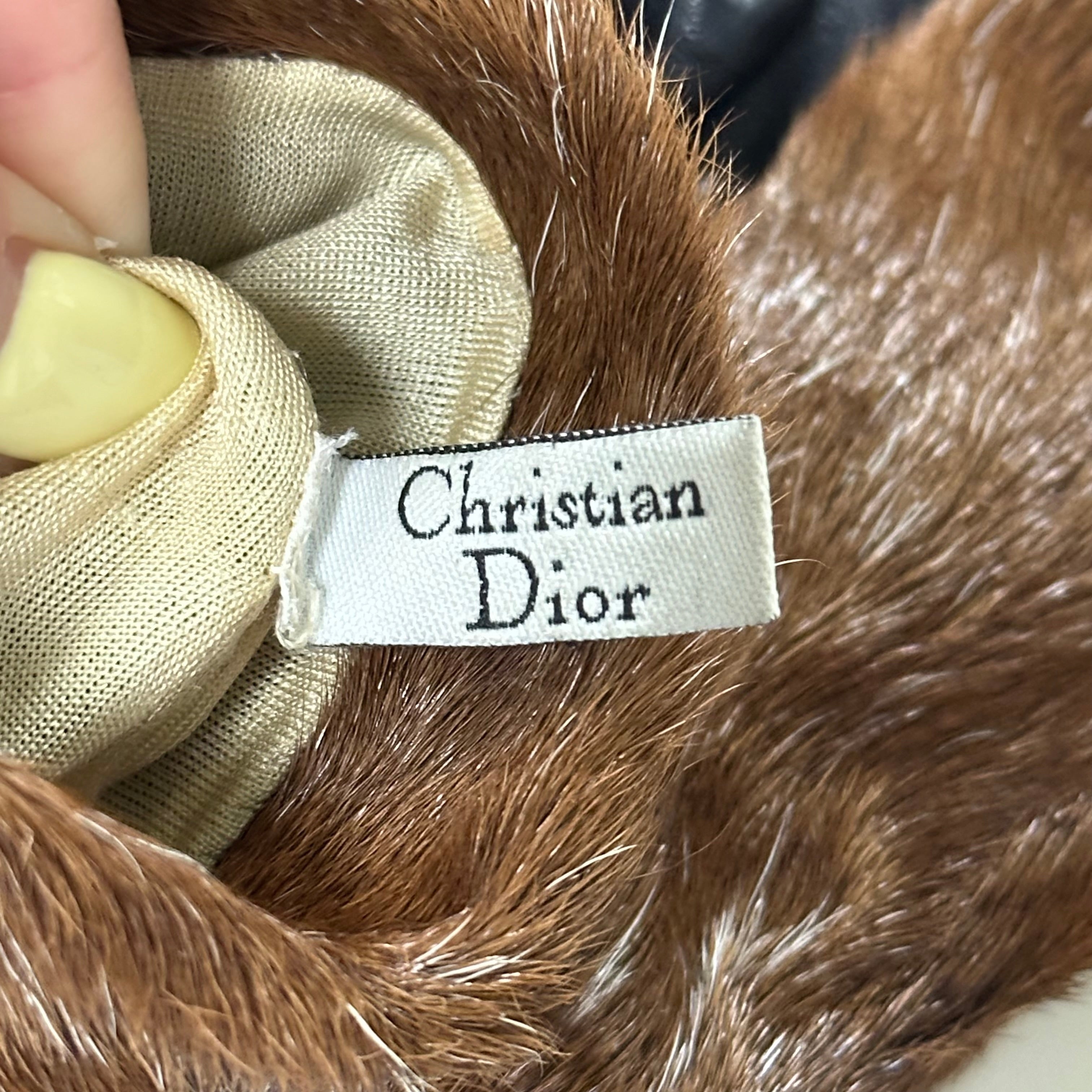 CHRISTIAN DIOR Fur Trim Leather Gloves with Lock and Key Charm - 4