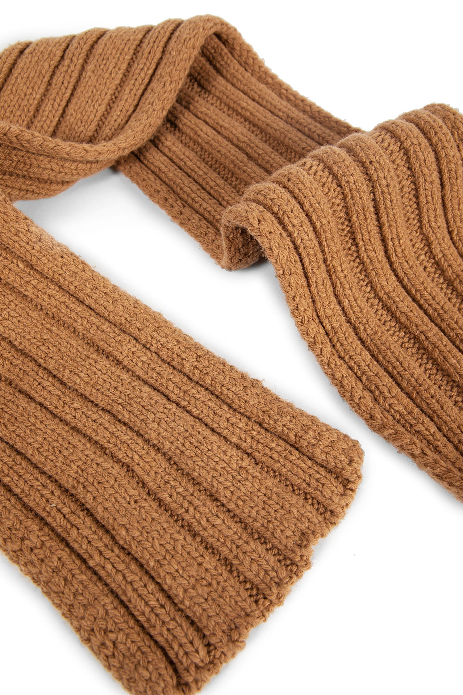 Amos Scarf - 2