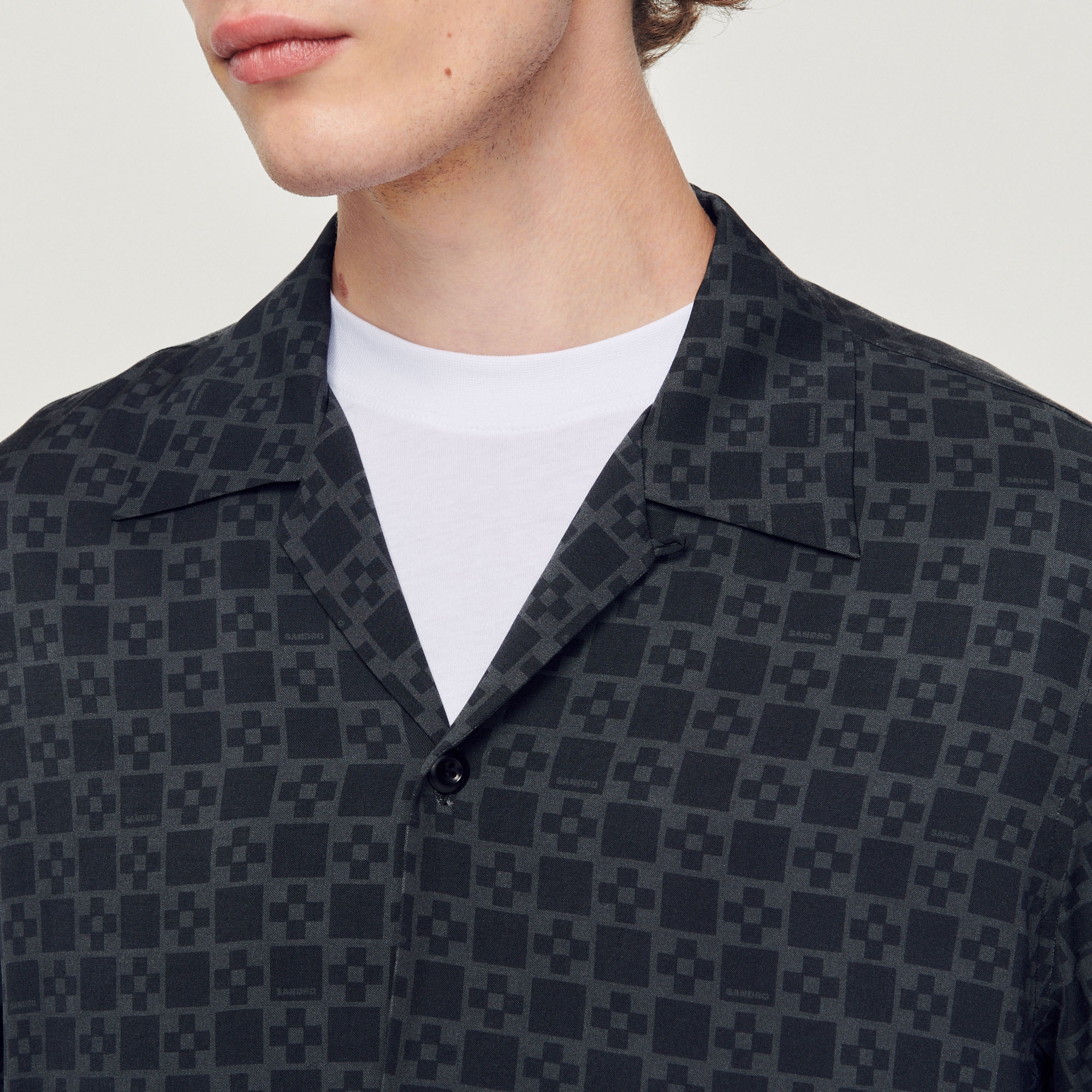 Flowing shirt with spread collar - 4