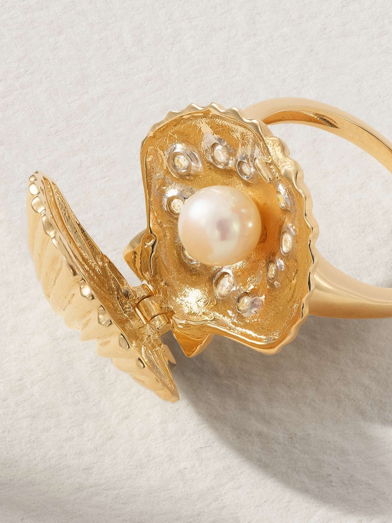 Lady Venus 14-karat gold, diamond and pearl ring - 4