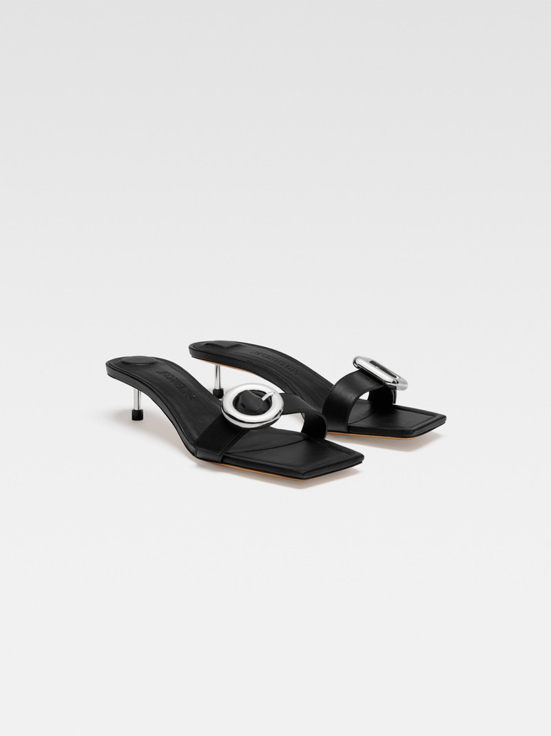 JACQUEMUS Les sandales Regalo basses outlook